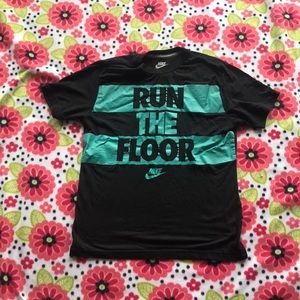 Men’s Nike shirt